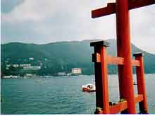 ���ӎ����E���Ђ�{�[�g�̓��u���u�J�b�v���ŏ��܂����A3�l���ł͂���܂���B�W���}���Ǝv�����ꍇ�A�ڂŏ����܂��傤�B