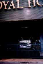 �ȂɁE�E�E����l���񌩂����Ă�킯�E�E�E�H